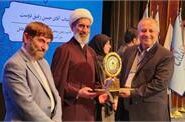 اهدای نشان عالی مدیر سال به مدیرعامل شرکت پتروشیمی فن‌آوران؛