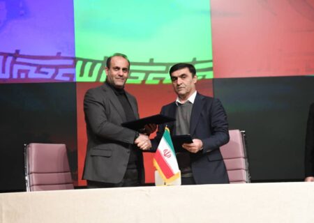 امضاء قرارداد تولید فناورانه لوله های درز جوش جداره چاه در سومین همایش پترو تک