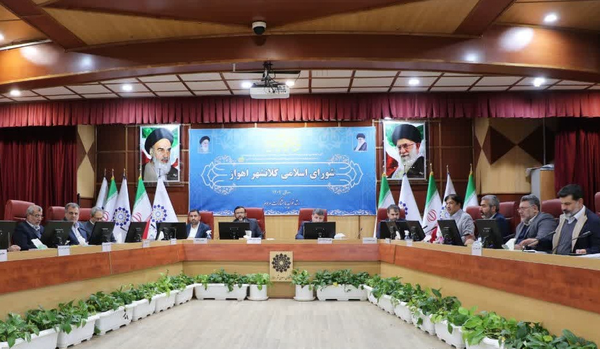 شهردار اهواز فورا کناره‌گیری کند