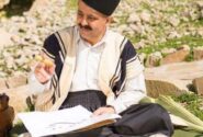 تجلیل از استاد غفور اسکندری سبزی از خوزستان احیاگر خط تعلیق در روز جهانی صنایع  دستی و نکوداشت هنرمندان برجسته کشور