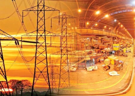 خاموشی صنایع خوزستان؛ وقتی مدیرعامل برق منطقه‌ای پاسخگوی خبرنگاران استان همسایه است