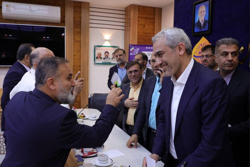 مطالبات بخش خصوصی از وزیر اقتصاد در سفر به اهواز/ حق عضویت ILO پرداخت می‌شود، اما از ظرفیت‌های بین‌المللی بی‌بهره‌ایم