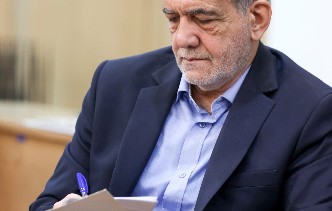 انتقاد شدید از انتصابهای قومگرایانه در خوزستان؛ مردم در انتظار تحقق وعدههای عدالتخواهانه رئیسجمهور