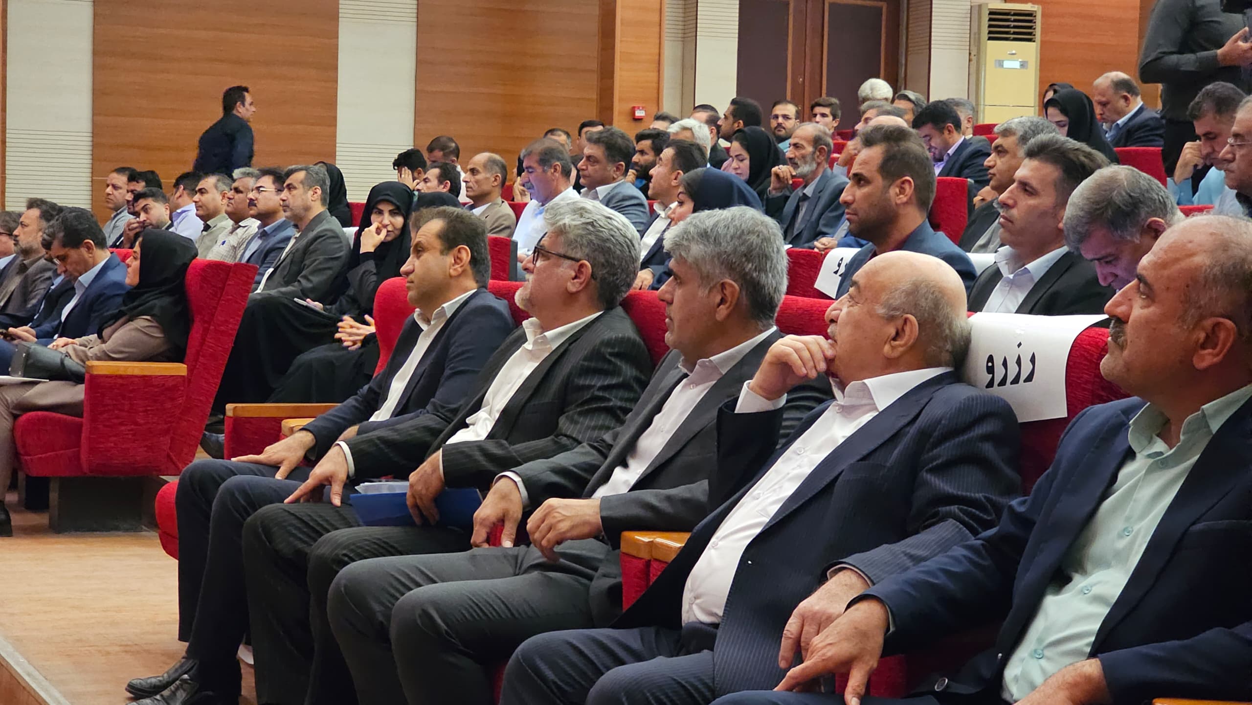 برگزاری همایش وفاق ملی و سرمایه‌گذاری برای تولید در ایذه