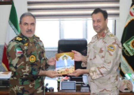 تبریک امیر فرمانده قرارگاه جنوب غرب نزاجا به سردار حجت سفیدپوست، فرمانده جدید مرزبانی خوزستان / تأکید بر هم‌افزایی ارتش و مرزبانی در دفاع از مرزهای آبی و خاکی