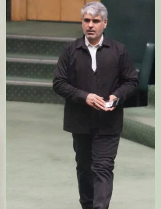 قدردانی هیأت رئیسه مجلس از دکتر فرشاد ابراهیمپور به پاس تعهد و حضور منظم در جلسات علنی و کمیسیون تخصصی