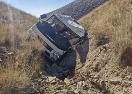 سقوط مرگبار مینی‌بوس در گردنه چری؛ ۷ کشته و ۱۲ مصدوم