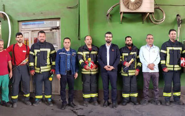 معاون منابع انسانی و امور اجتماعی با کارکنان آتش نشانی و ایمنی فولاد خوزستان دیدار نمود