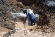 مهار نشتی و تعمیر۲ نقطه از خط لوله ۳۰۰ میلیمتری رامشیر شرکت آب جنوب شرق