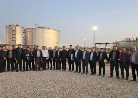 بازدید میدانی مدیرعامل مناطق نفت‌خیز جنوب از واحد بهره‌برداری اهواز۳/ تأكید بر كاهش گازسوزی و كنترل كیفیت نفت خام