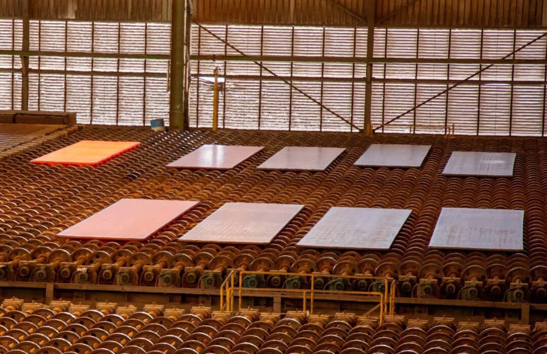 رشد ۶۱ درصدی صادرات و جهش ۱۵۹ درصدی درآمد ارزی؛ روایت تابآوری فولاد اکسین در میدان تحریمها