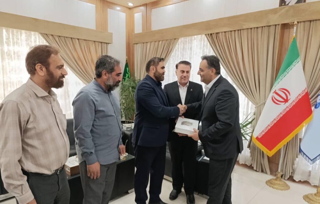 تقویت جبهه رسانه انقلاب برای بیان پیشرفتهای صنعت و بنادر خوزستان