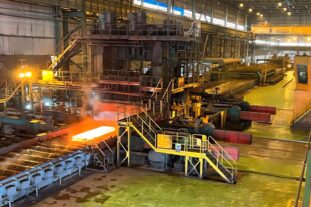 فولاد اکسین ۱۴۰۴ ؛ مصمم برای دستیابی به دستاوردهای پایدار با تکیه بر همدلی و همکاری سازمانی