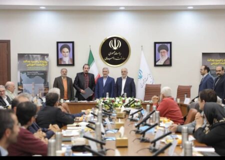 درخشش معلم خوزستانی در رویداد راهبردی عدالت در کیفیت آموزشی / محمد سبحانی معلم برتر کشور شد