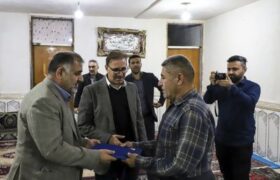 دیدار مدیرعامل سازمان آب و برق خوزستان با خانواده شهدای دفاع مقدس ۱۲ روزه