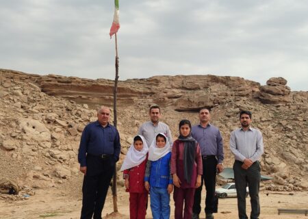 الفبای مهربانی زیر سقف یک چادر؛ وقتی مدرسه خلاصه می‌شود در یک خانواده