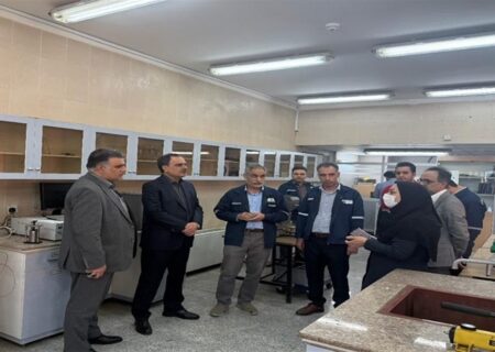 بازدید مدیرعامل شركت ملی مناطق نفت‌خیز جنوب از آزمایشگاه‌های شیمیایی و كنترل كیفیت
