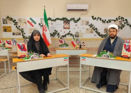 ادای احترام معاون پرورشی اداره کل آموزش و پرورش استان خوزستان به معلمان ایران