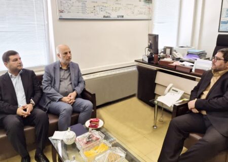 ملاقات سرپرست اداره کل نوسازی مدارس استان با مهندس دارابی، مدیرکل طرح های عمرانی شرکت ملی نفت ایران