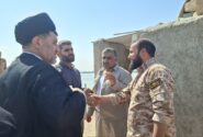 بازدید مسئول نمایندگی ولی فقیه در قرارگاه کربلا از نقطه صفر مرزی جنوبغرب؛ مرزبانان نیروی زمینی سپاه در گرمای طاقت فرسا پای کار امنیت پایدار ایستاده‌اند