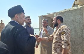 بازدید مسئول نمایندگی ولی فقیه در قرارگاه کربلا از نقطه صفر مرزی جنوبغرب؛ مرزبانان نیروی زمینی سپاه در گرمای طاقت فرسا پای کار امنیت پایدار ایستاده‌اند